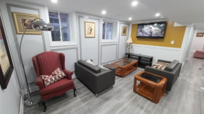 LUXURY 2-BEDROOMS UNIT WITH WIFI, LDR & PARKING.